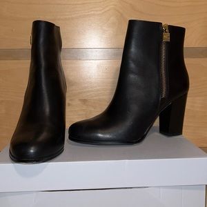NWOT MICHAEL Michael Kors Margaret bootie